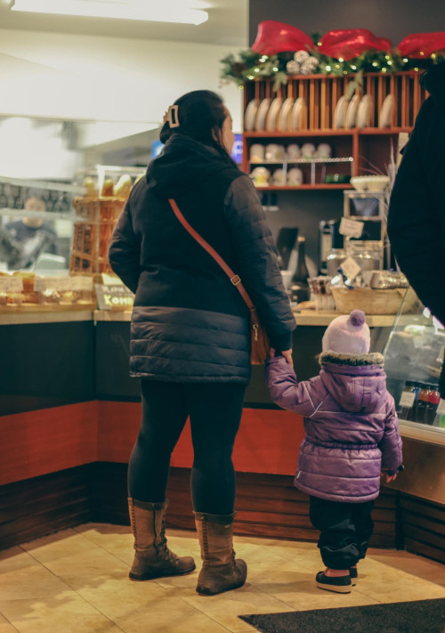 people, restaurant, food, café coffee, mother, mère, enfant, child