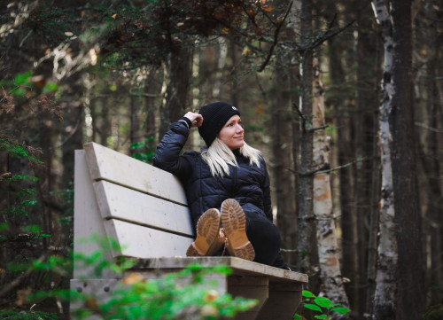 femme, woman, fille, girl, automne, autumn, rando, randonnée, blonde, blond, nature, forest, forêt